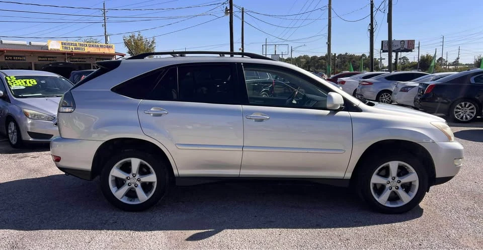 2004 Lexus RX 2nd Gen - Image 3 of 11