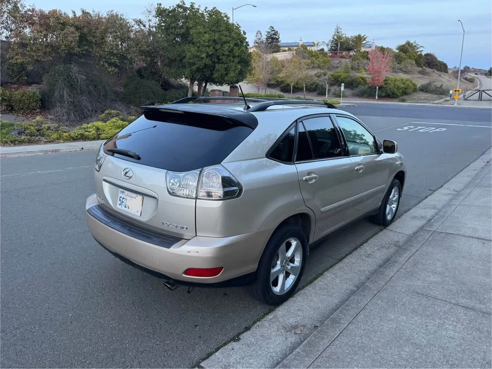 2004 Lexus RX 2nd Gen - Image 10 of 11