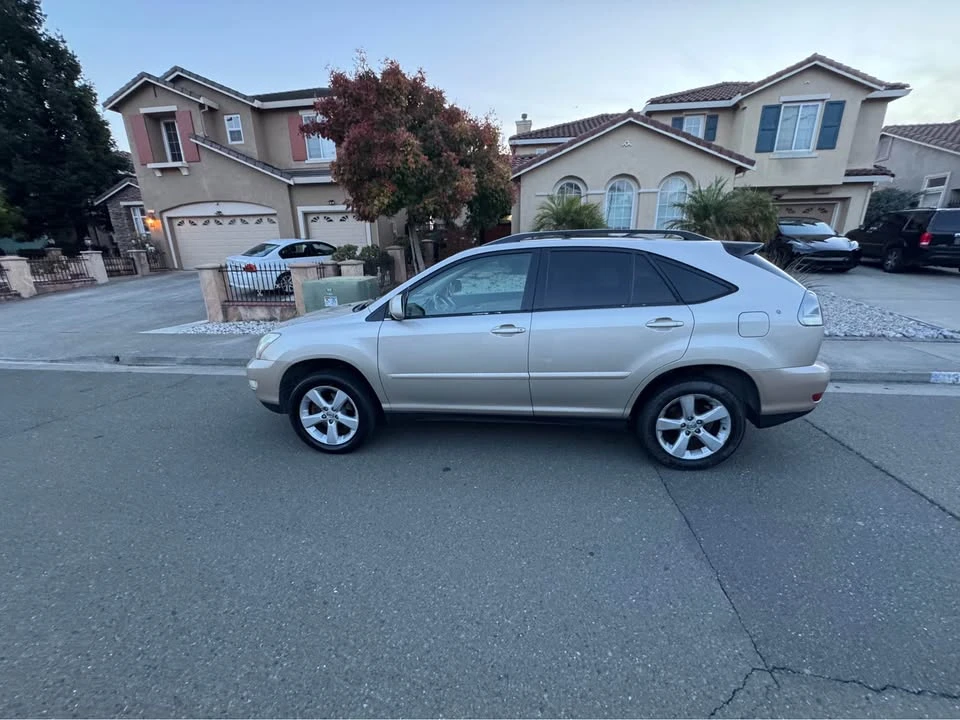 2004 Lexus RX 2nd Gen - Image 5 of 11