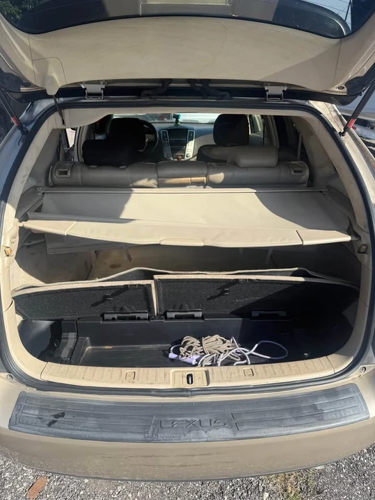 2004 Lexus RX 2nd Gen - Image 5 of 8