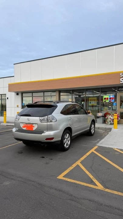 2004 Lexus RX 2nd Gen - Image 2 of 14