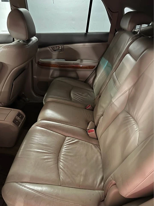 2004 Lexus RX 2nd Gen - Image 9 of 10