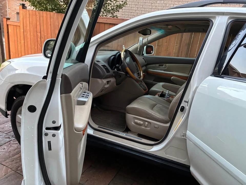 2004 Lexus RX 2nd Gen - Image 4 of 4