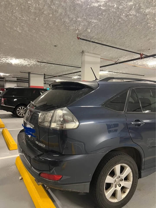 2004 Lexus RX 2nd Gen - Image 2 of 10