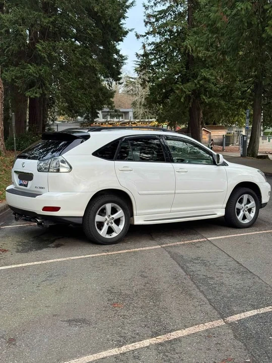 2004 Lexus RX 2nd Gen - Image 5 of 19