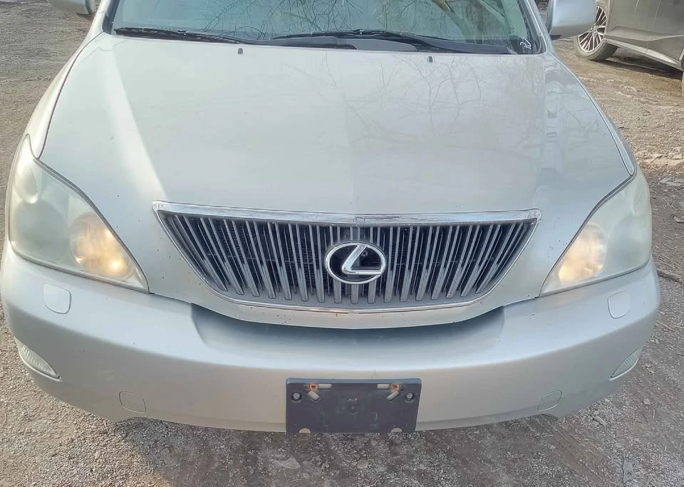 2004 Lexus RX 2nd Gen - Image 7 of 11