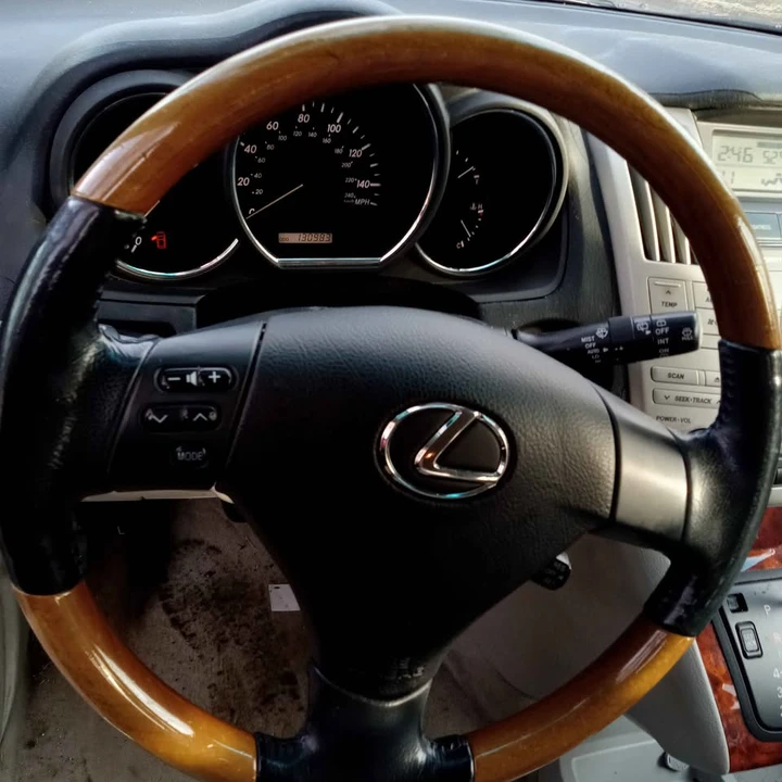 2004 Lexus RX 2nd Gen - Image 8 of 11