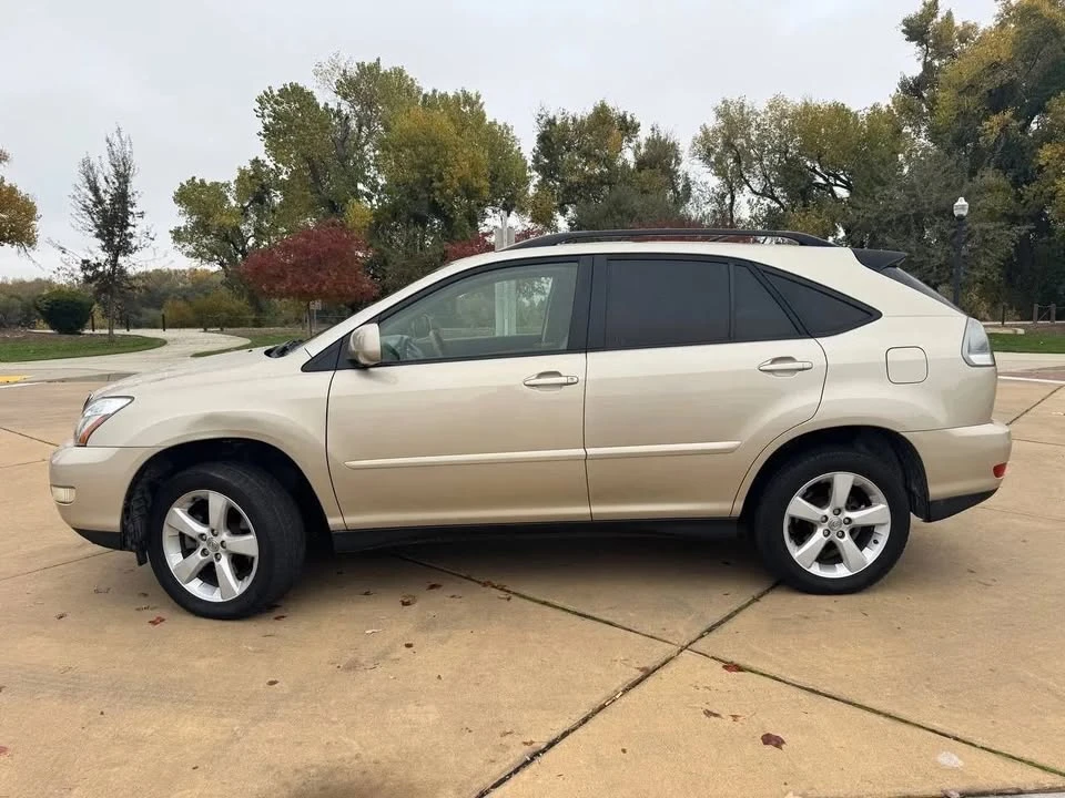 2004 Lexus RX 2nd Gen - Image 3 of 20