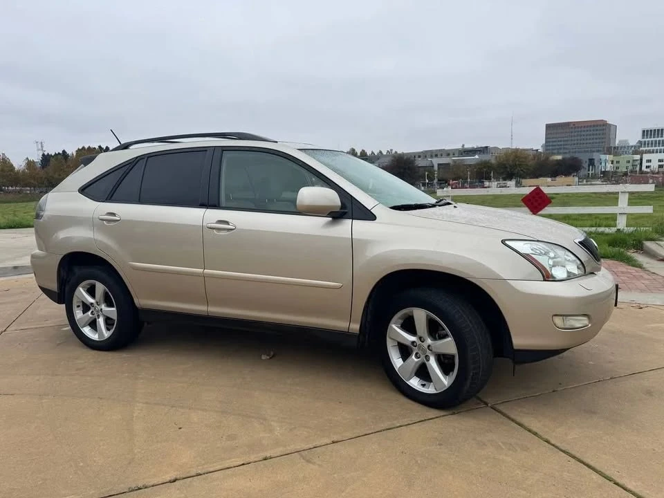 2004 Lexus RX 2nd Gen - Image 10 of 20