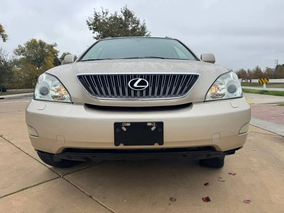 2004 Lexus RX 2nd Gen - Image 12 of 20