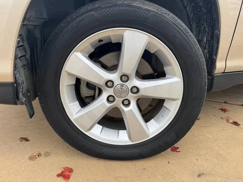 2004 Lexus RX 2nd Gen - Image 14 of 20