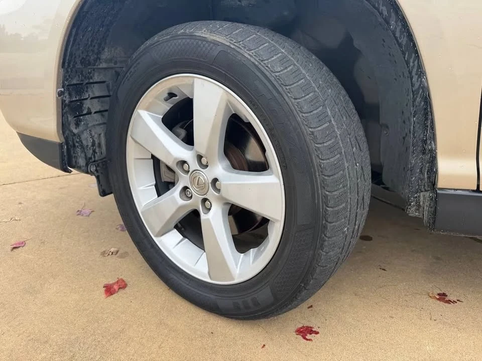 2004 Lexus RX 2nd Gen - Image 15 of 20