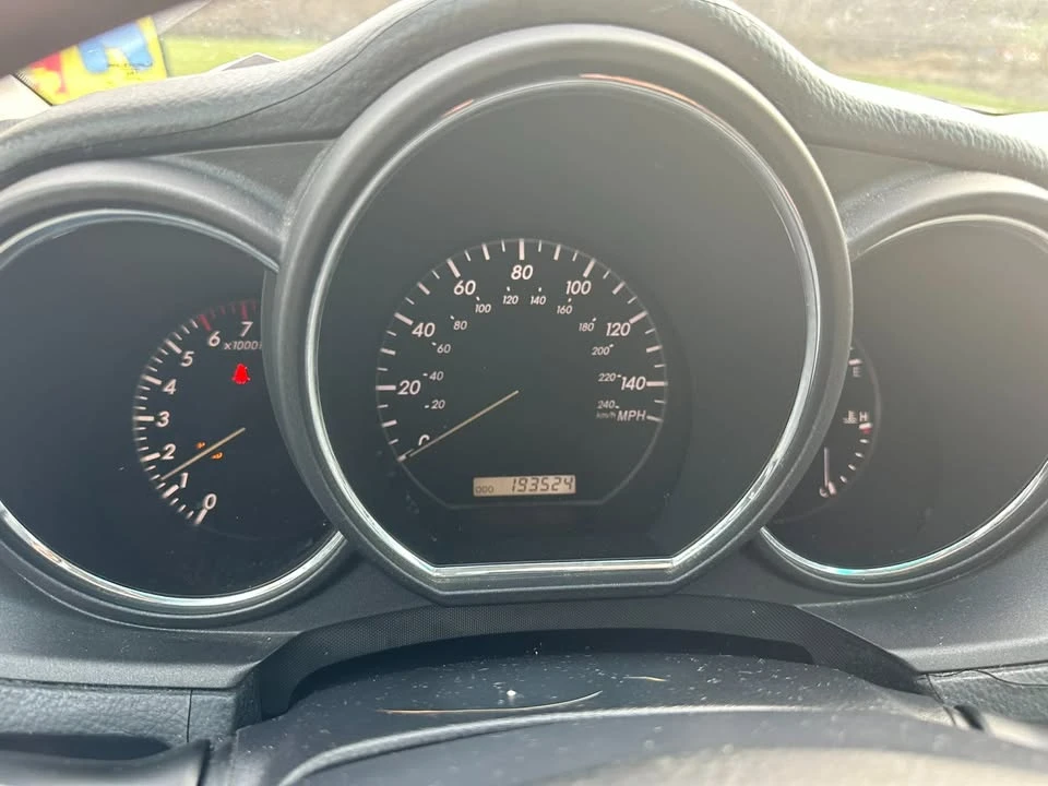 2004 Lexus RX 2nd Gen - Image 7 of 12