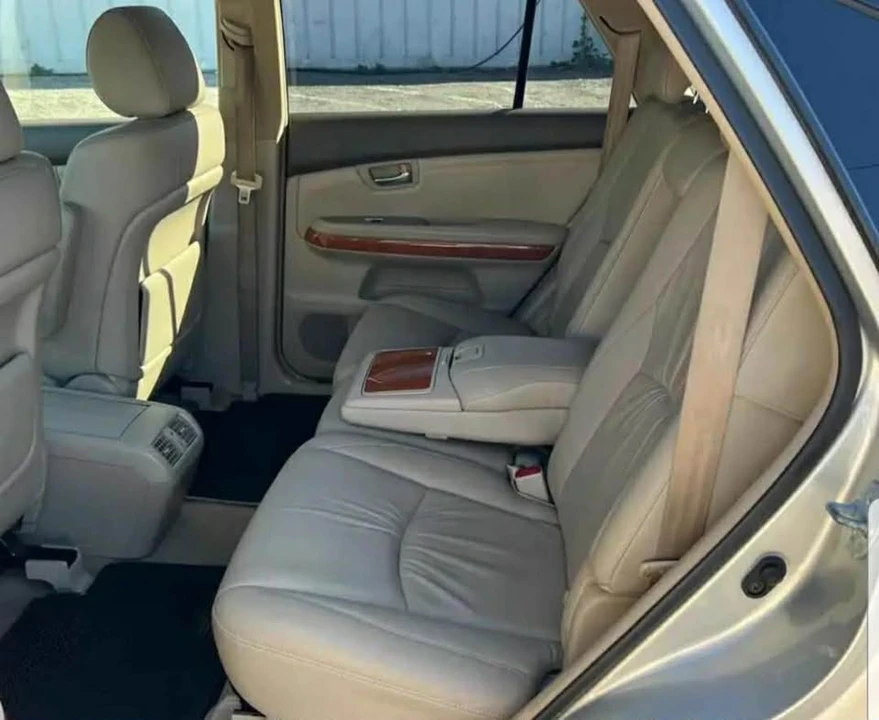 2004 Lexus RX 2nd Gen - Image 13 of 18