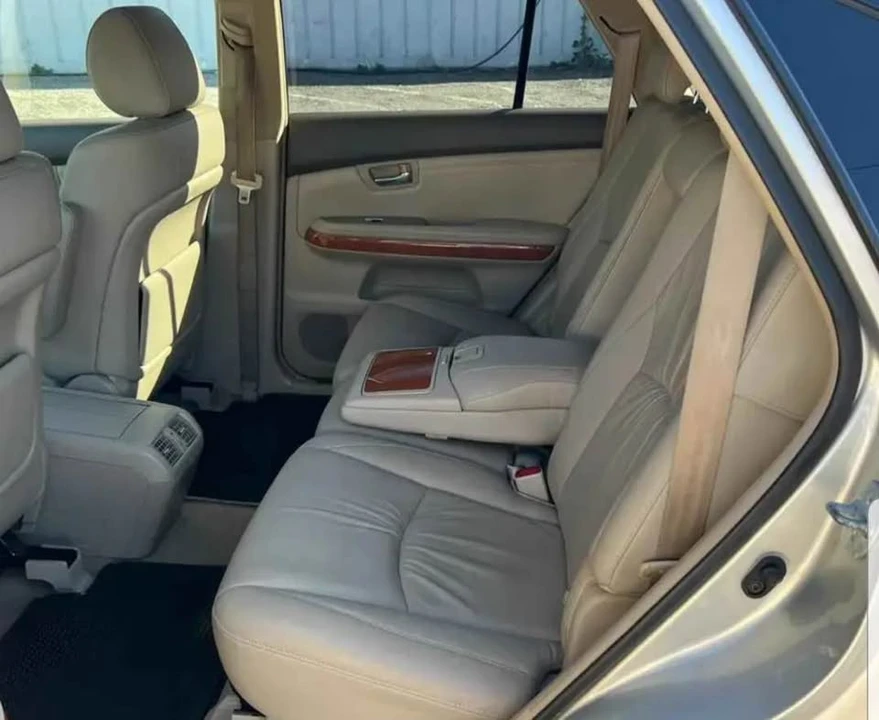 2004 Lexus RX 2nd Gen - Image 12 of 18