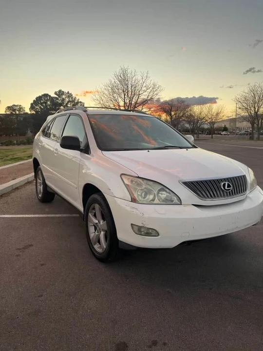2004 Lexus RX 2nd Gen - Image 13 of 17