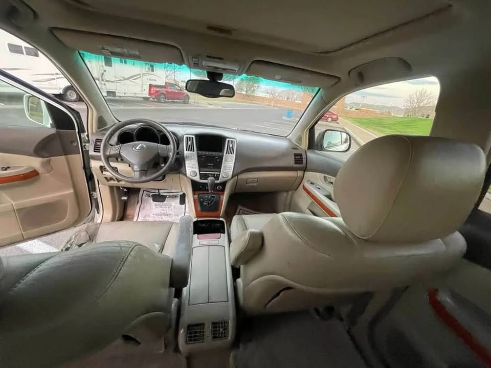 2004 Lexus RX 2nd Gen - Image 5 of 17