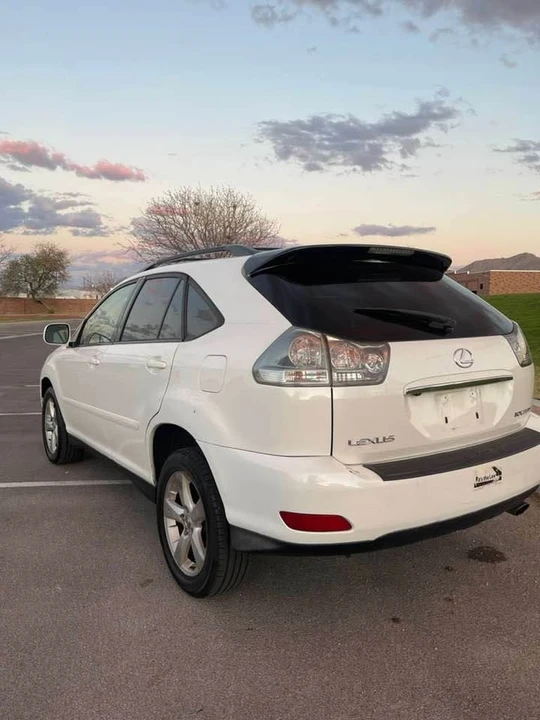 2004 Lexus RX 2nd Gen - Image 11 of 17