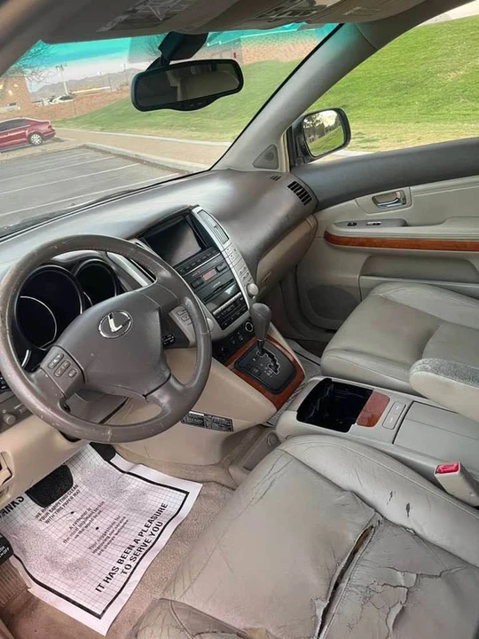 2004 Lexus RX 2nd Gen - Image 12 of 17