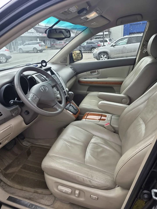 2004 Lexus RX 2nd Gen - Image 5 of 8