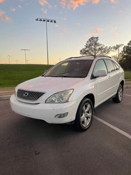 2004 Lexus RX 2nd Gen - Image 3 of 17