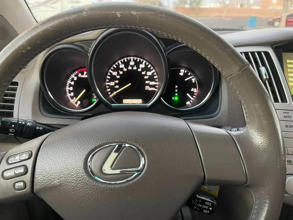 2004 Lexus RX 2nd Gen - Image 16 of 17