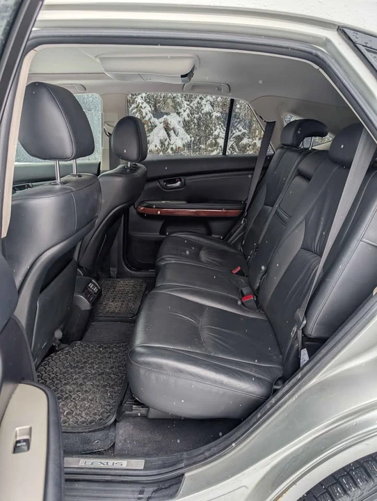 2004 Lexus RX 2nd Gen - Image 8 of 9