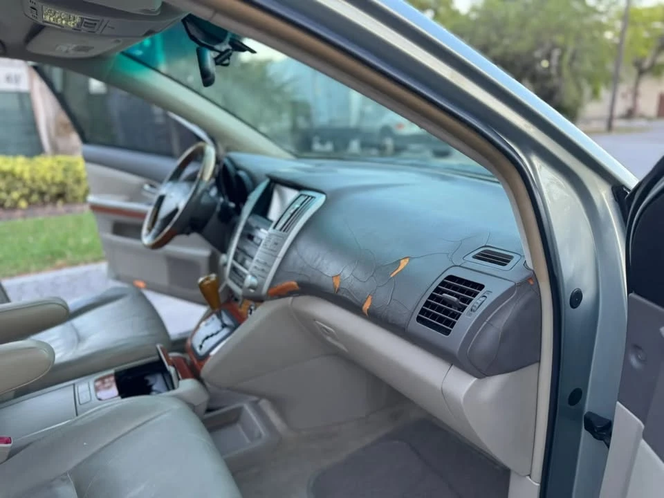 2004 Lexus RX 2nd Gen - Image 13 of 20