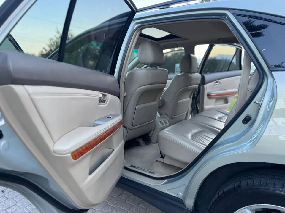 2004 Lexus RX 2nd Gen - Image 17 of 20
