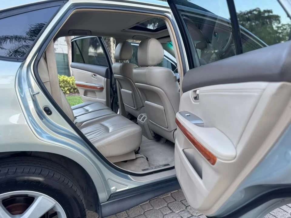 2004 Lexus RX 2nd Gen - Image 15 of 20