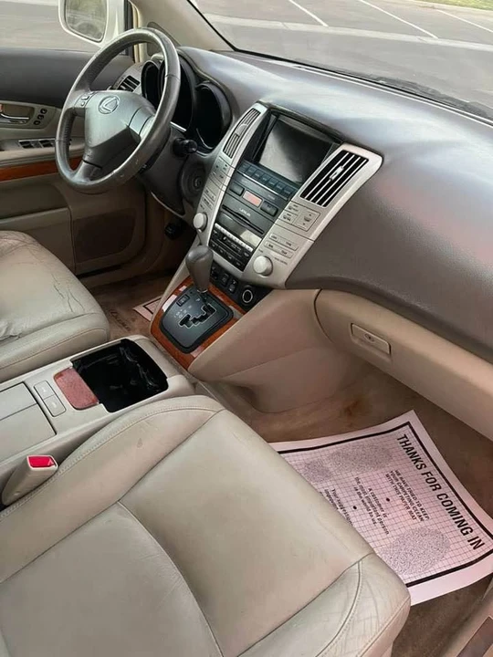 2004 Lexus RX 2nd Gen - Image 14 of 17