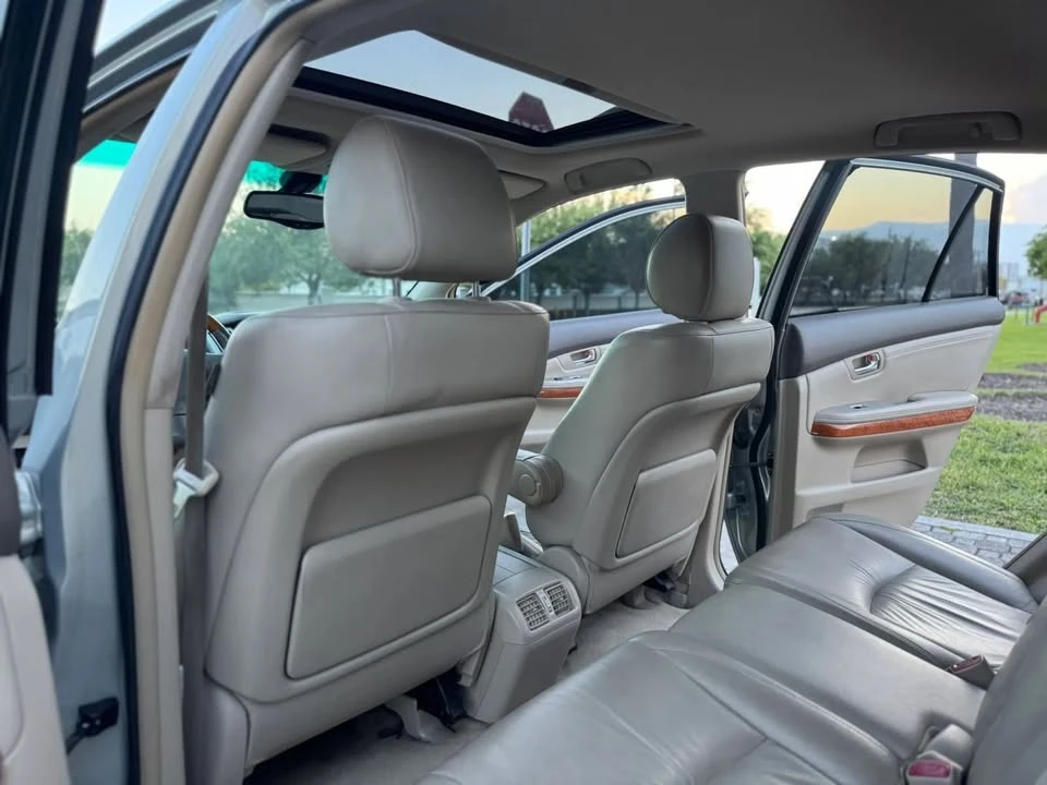 2004 Lexus RX 2nd Gen - Image 19 of 20
