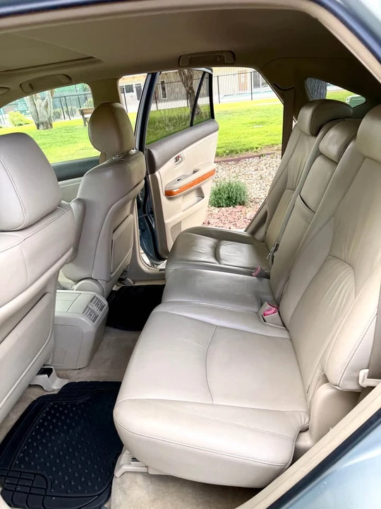 2004 Lexus RX 2nd Gen - Image 10 of 16