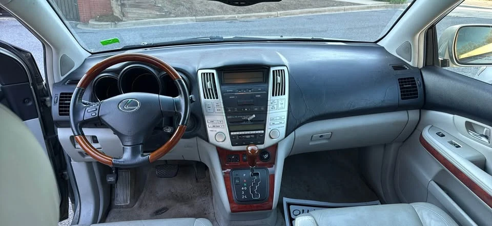 2004 Lexus RX 2nd Gen - Image 5 of 12