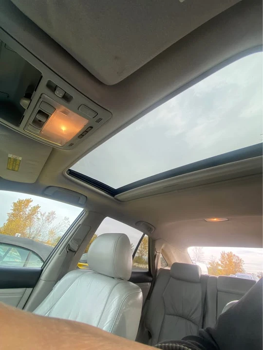 2004 Lexus RX 2nd Gen - Image 17 of 19