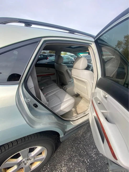 2004 Lexus RX 2nd Gen - Image 13 of 19
