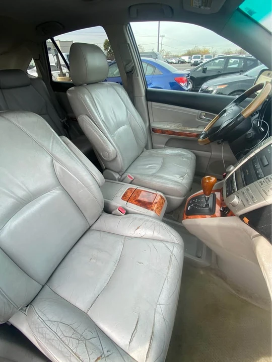 2004 Lexus RX 2nd Gen - Image 15 of 19