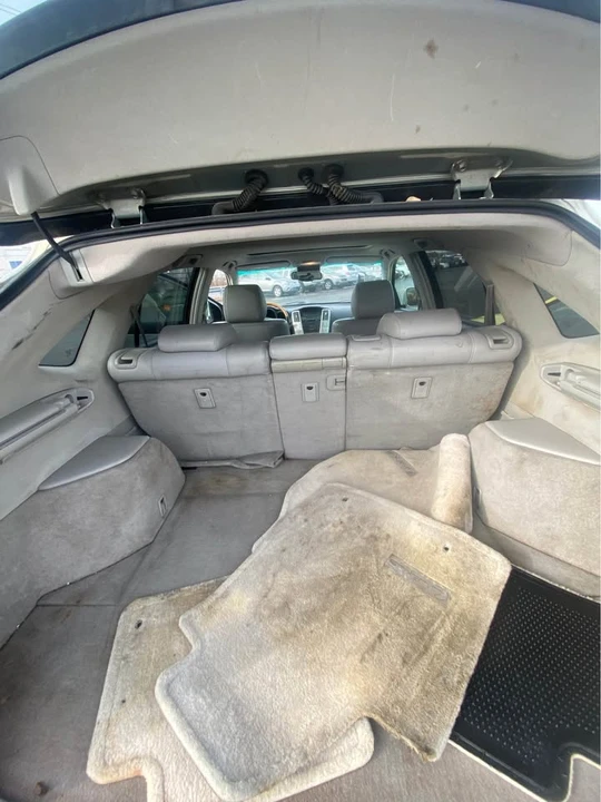 2004 Lexus RX 2nd Gen - Image 16 of 19