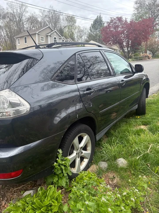 2004 Lexus RX 2nd Gen - Image 3 of 5