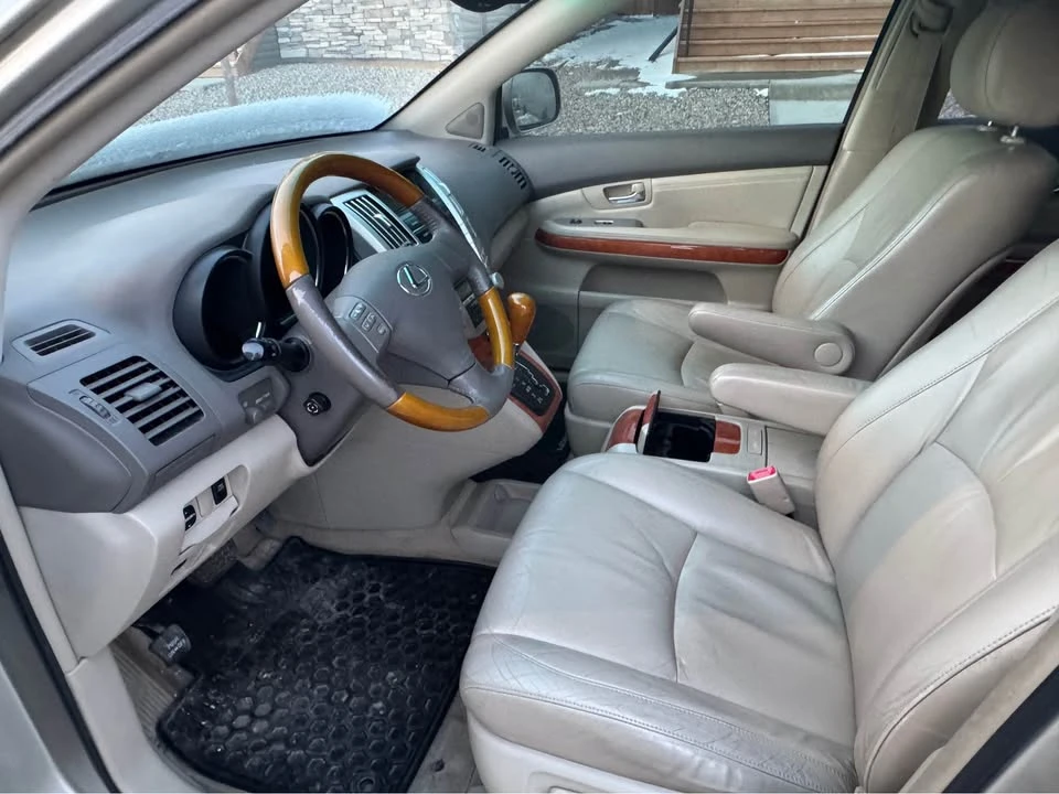 2004 Lexus RX 2nd Gen - Image 9 of 11