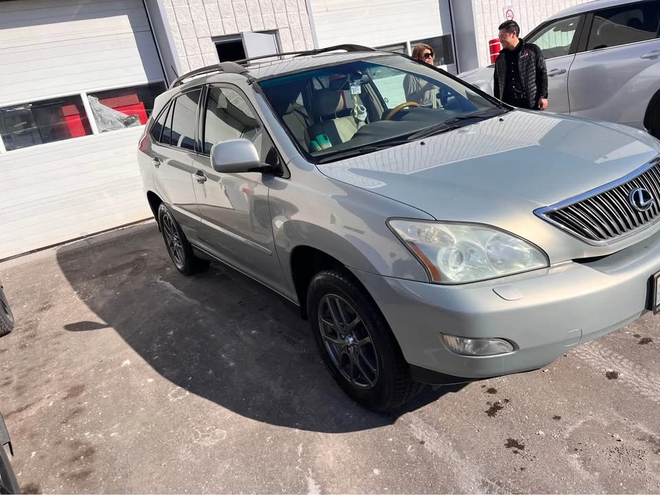 2004 Lexus RX 2nd Gen - Image 3 of 5