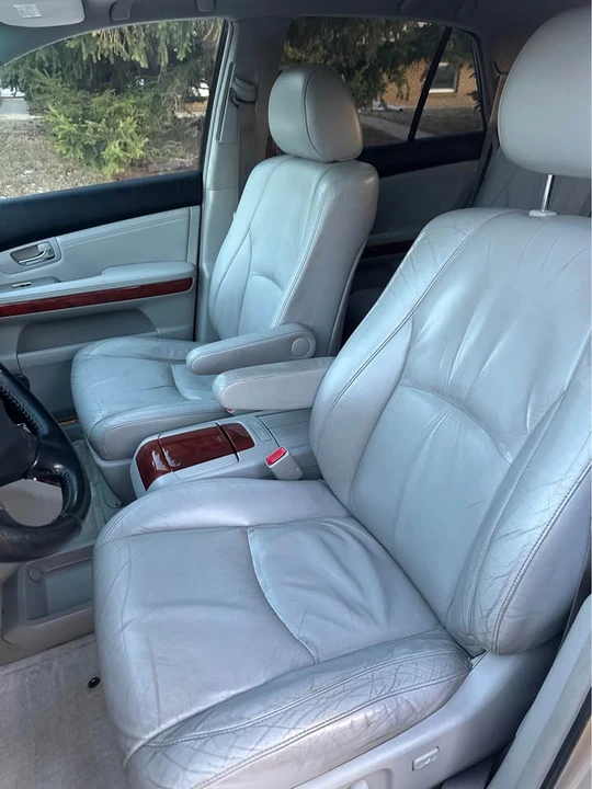 2004 Lexus RX 2nd Gen - Image 9 of 12