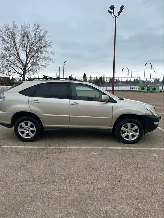 2004 Lexus RX 2nd Gen - Image 4 of 12