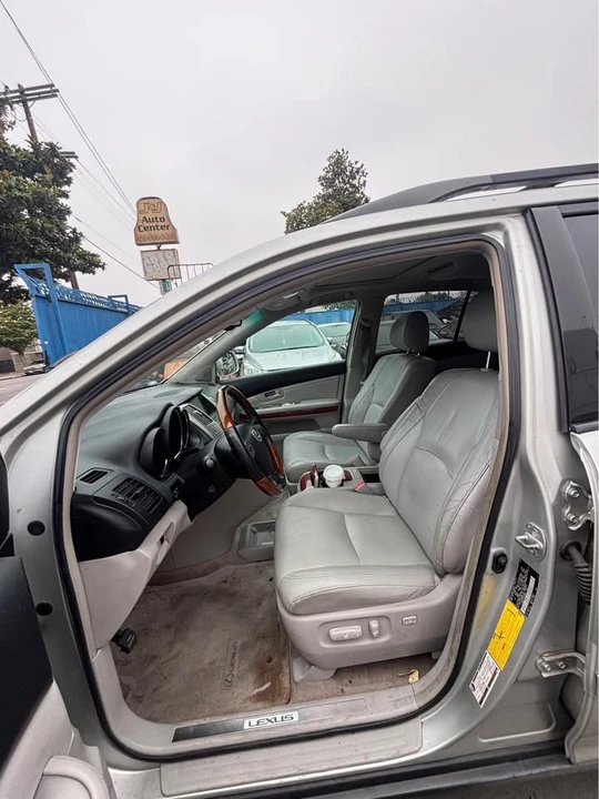 2004 Lexus RX 2nd Gen - Image 6 of 7