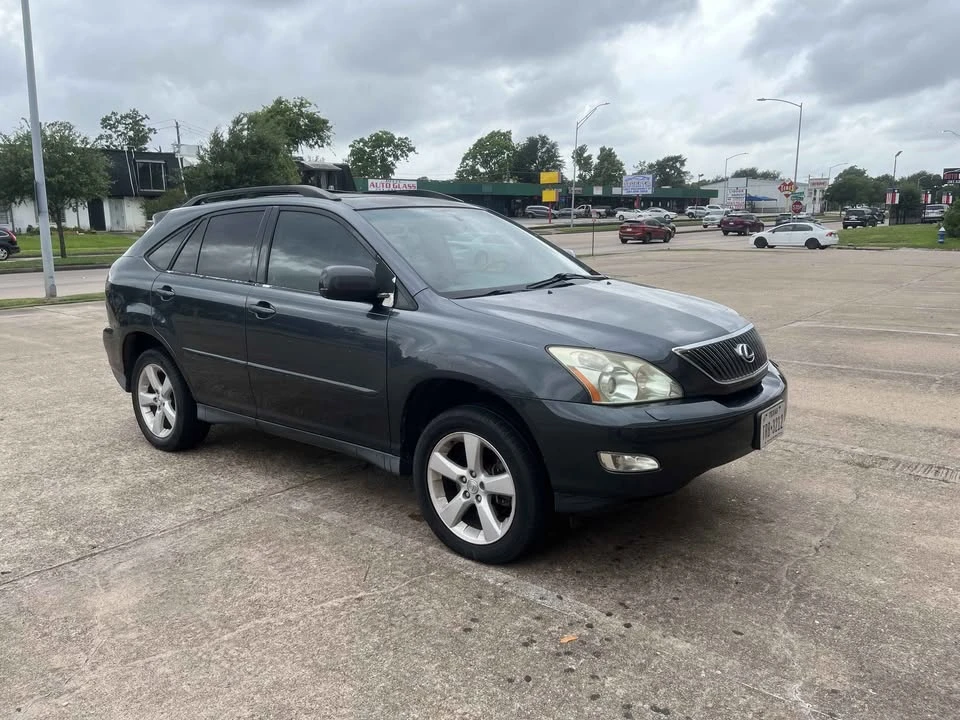 2004 Lexus RX 2nd Gen - Image 2 of 8