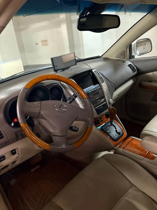 2004 Lexus RX 2nd Gen - Image 7 of 7