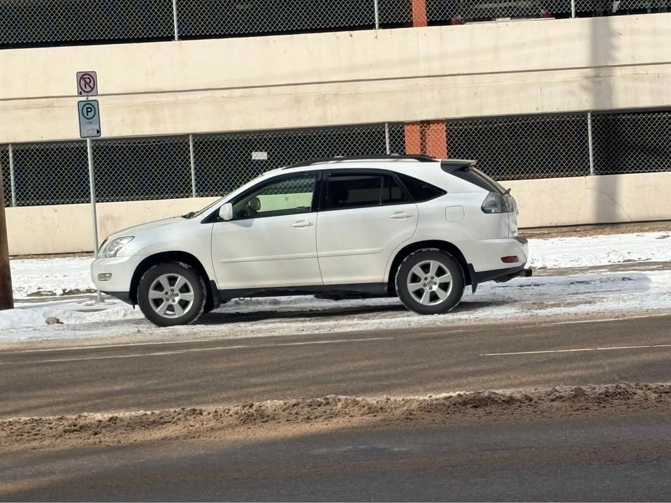 2004 Lexus RX 2nd Gen - Image 2 of 7