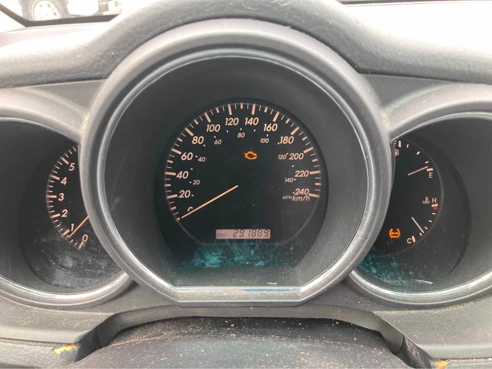 2004 Lexus RX 2nd Gen - Image 5 of 10