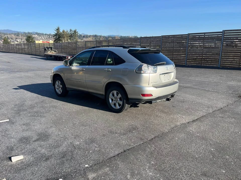 2004 Lexus RX 2nd Gen - Image 5 of 16