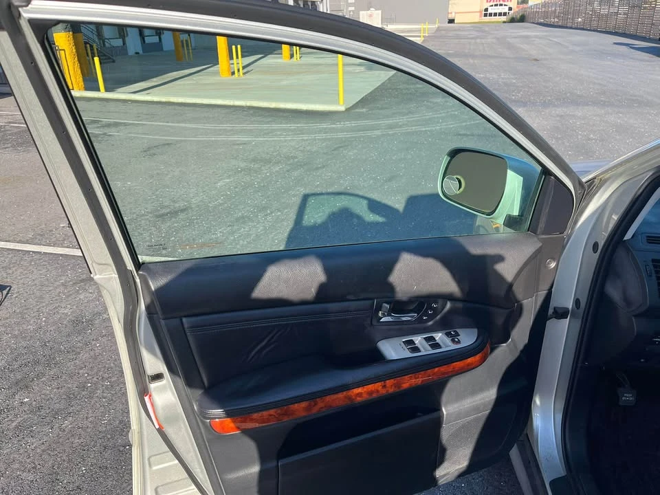 2004 Lexus RX 2nd Gen - Image 14 of 16